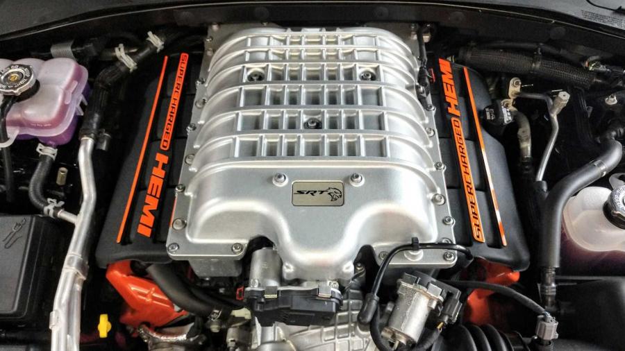 Моторный отсек Dodge Charger Hellcat Widebody by Dream Giveaway 2020 года  (фото 17 из 19)